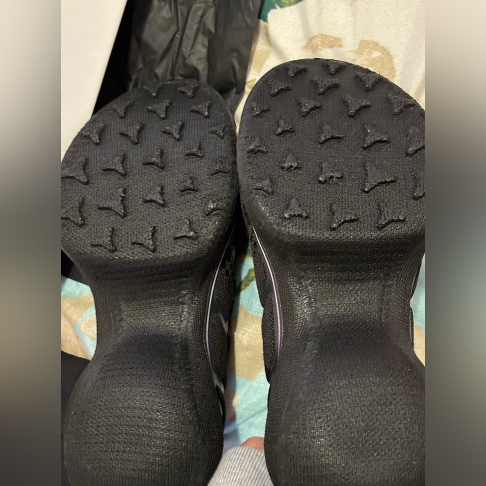 Brand New GIVENCHY
Black TK-360 Sneakers size 36 and fits a women’s 37. - Picture 9 of 15
